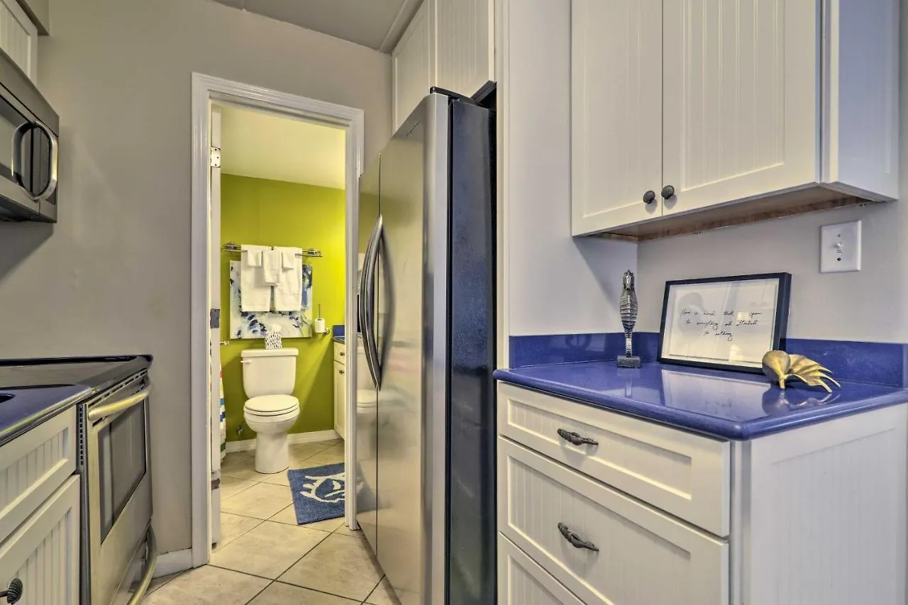 Virginia Beach Studio With Direct Beach Access! 0*, Virginia Beach United States