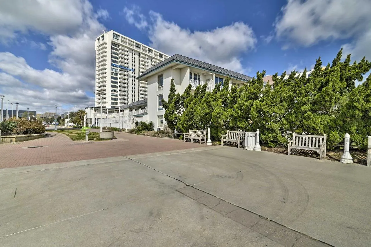 Virginia Beach Studio With Direct Beach Access! 0*, Virginia Beach